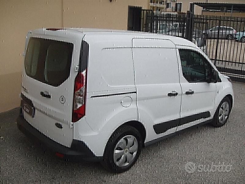 Usata Ford Tourneo Connect 101 CV (74 kW) 2017 Bianco Monovolume