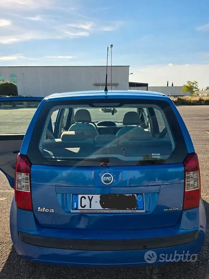 Usata Fiat Idea 69 CV (50 kW) 2005 Bluazzurro Monovolume