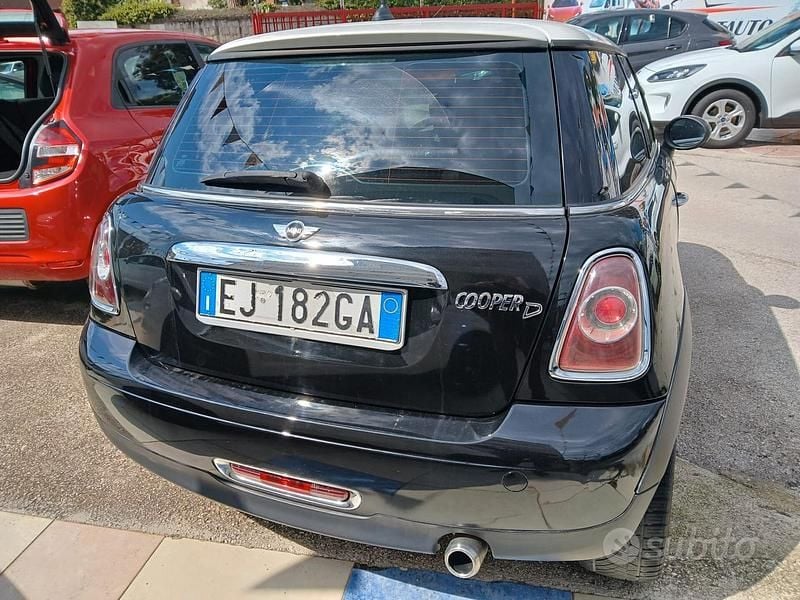Usata Mini Cooper Coupé 111 CV (81 kW) 2011 Nero Coupé