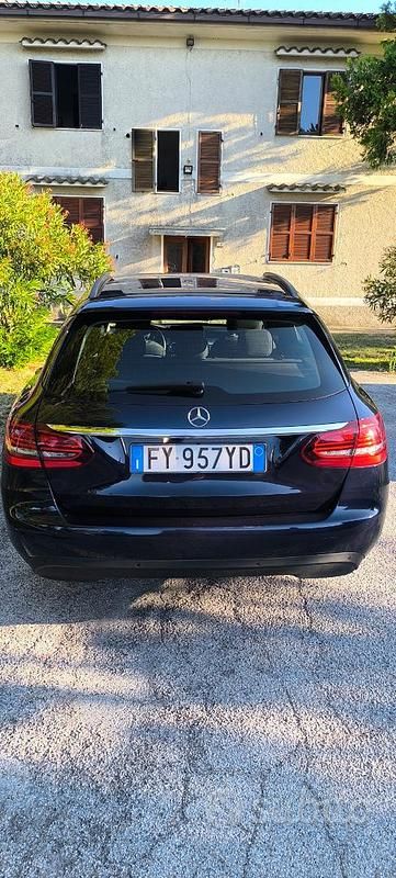 Usata Mercedes C180 122 CV (89 kW) 2019 Blu Station wagon