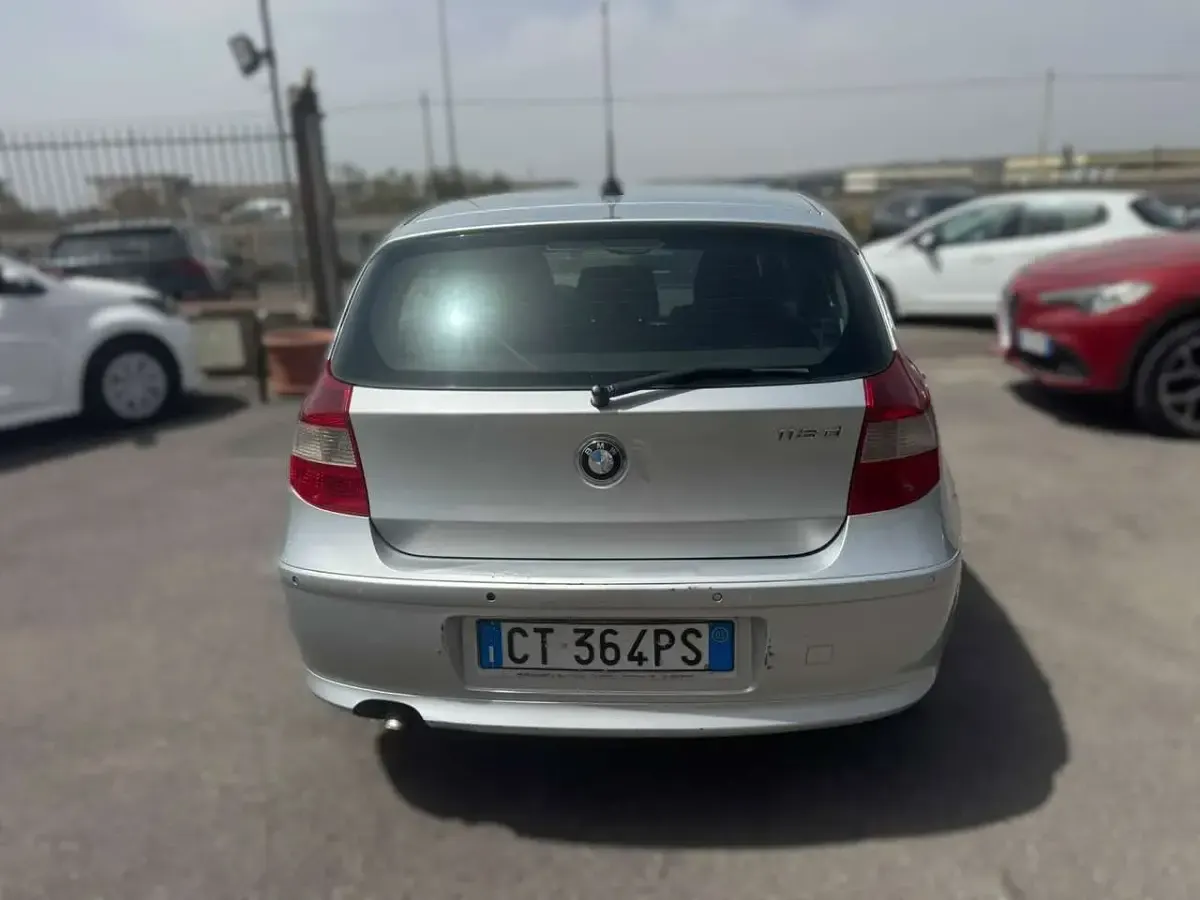 Usata BMW 118 122 CV (89 kW) 2005 Grigio Utilitaria