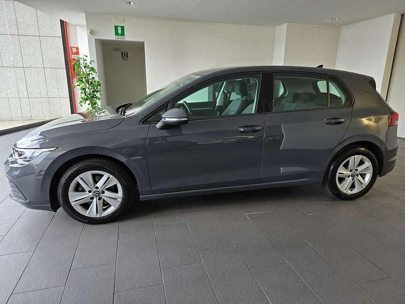 Usata VW Golf VIII Life 110 CV (80 kW) 2020 Grigio Berlina