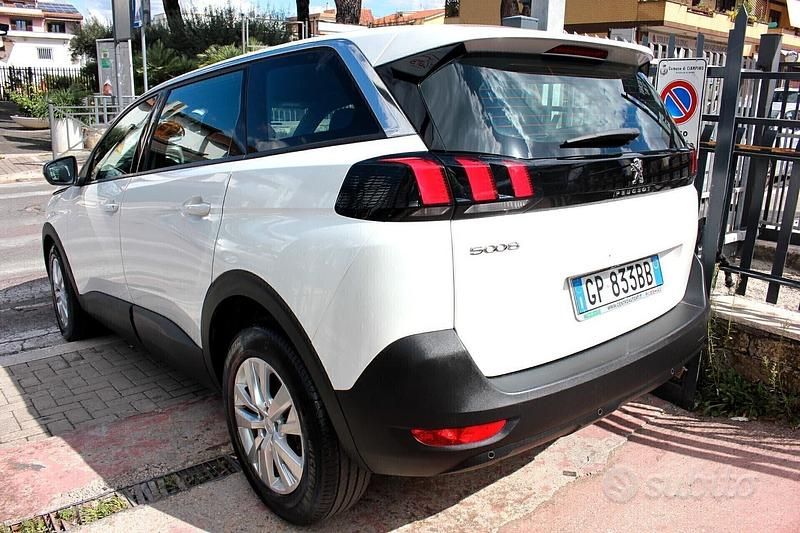 Usata Peugeot 5008 131 CV (96 kW) 2023 Bianco SUV