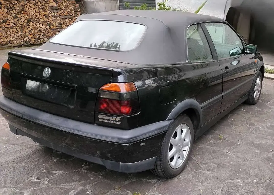 Usata VW Golf Cabriolet 75 CV (55 kW) 1995 Nero Cabrio