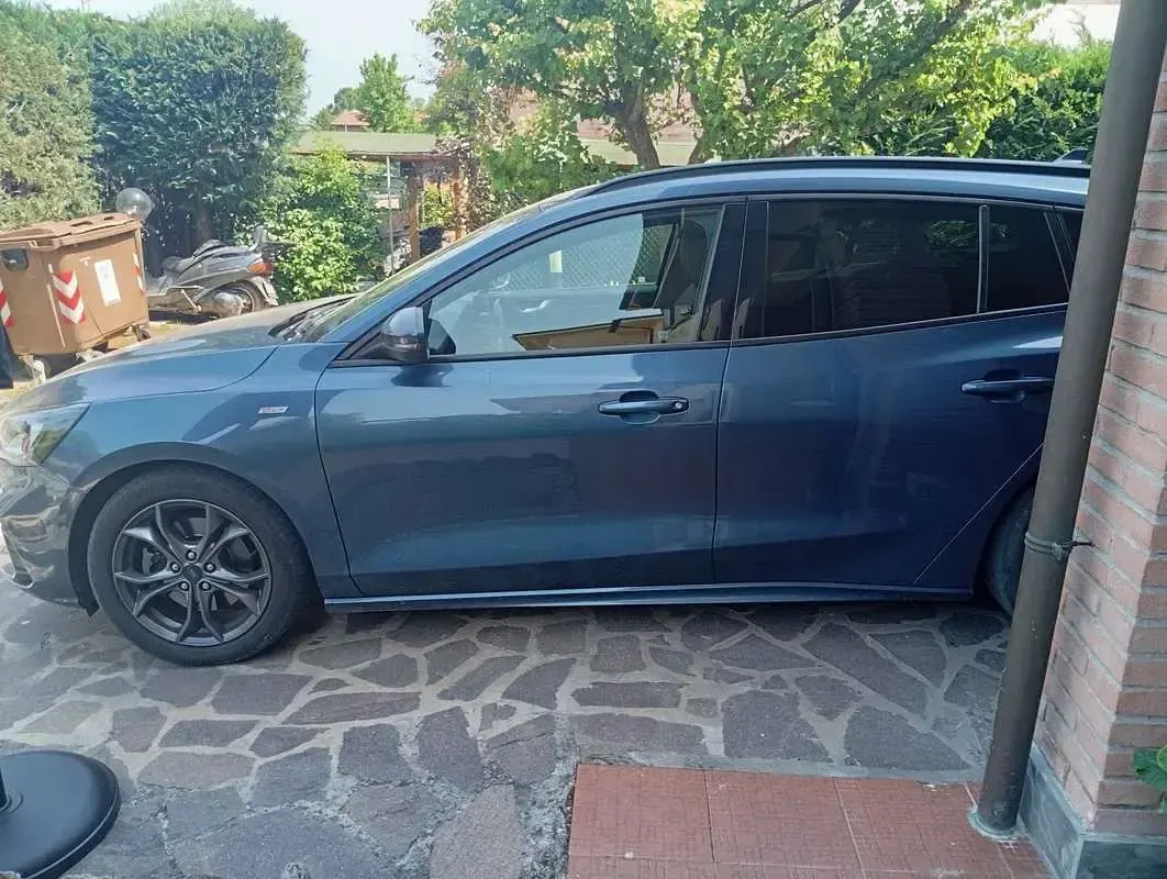 Usata Ford Focus ST-Line 120 CV (88 kW) 2020 Bluazzurro Station wagon