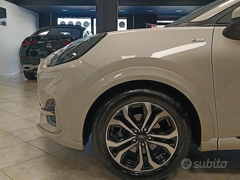 Usata Ford Puma ST-Line 125 CV (91 kW) 2020 Beige Utilitaria