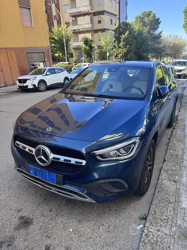 Usata Mercedes GLA200 150 CV (110 kW) 2022 Blu SUV
