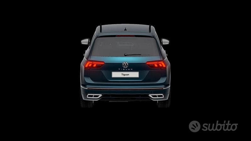 Usata VW Tiguan R-line 150 CV (110 kW) 2023 Blu SUV