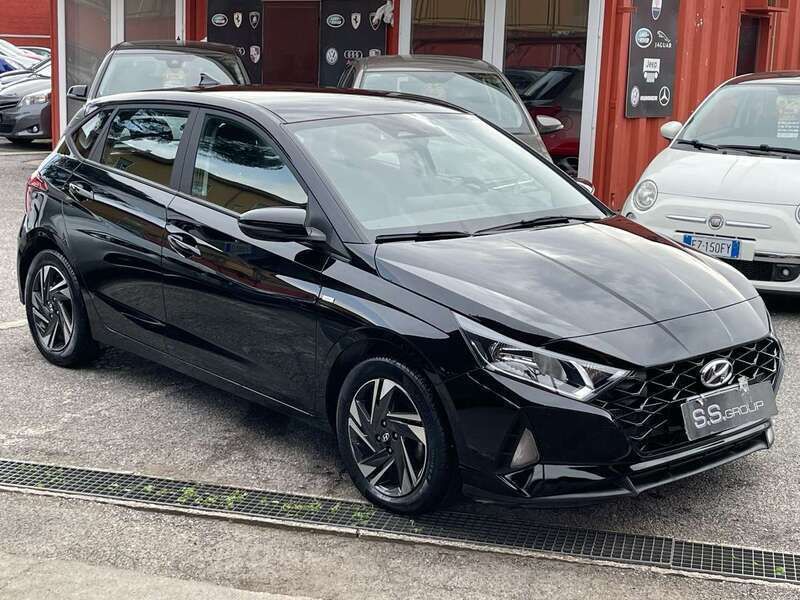 Nero Usata 2022 Hyundai i20 Due volumi | 13.999 € (Buon prezzo) - Immagine 1/4