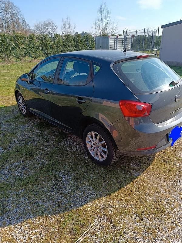 Usata Seat Ibiza Style 75 CV (55 kW) 2012 Grigio Utilitaria