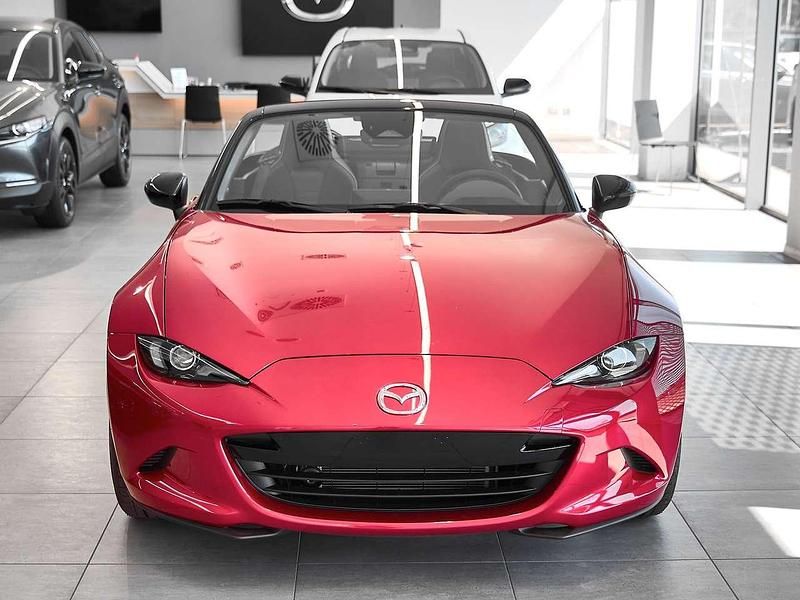 Nuova Mazda MX5 Homura-Line 132 CV (97 kW) 2026 Soul red Cabrio