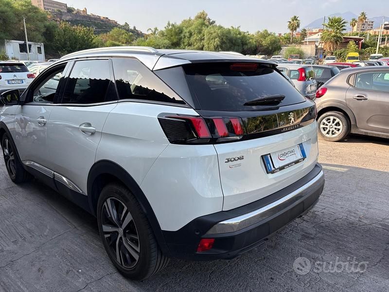 Usata Peugeot 3008 Business-Line 120 CV (88 kW) 2018 Bianco SUV