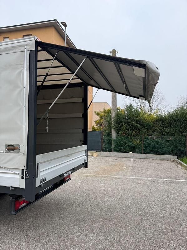 Usata Iveco Daily 136 CV (100 kW) 2020