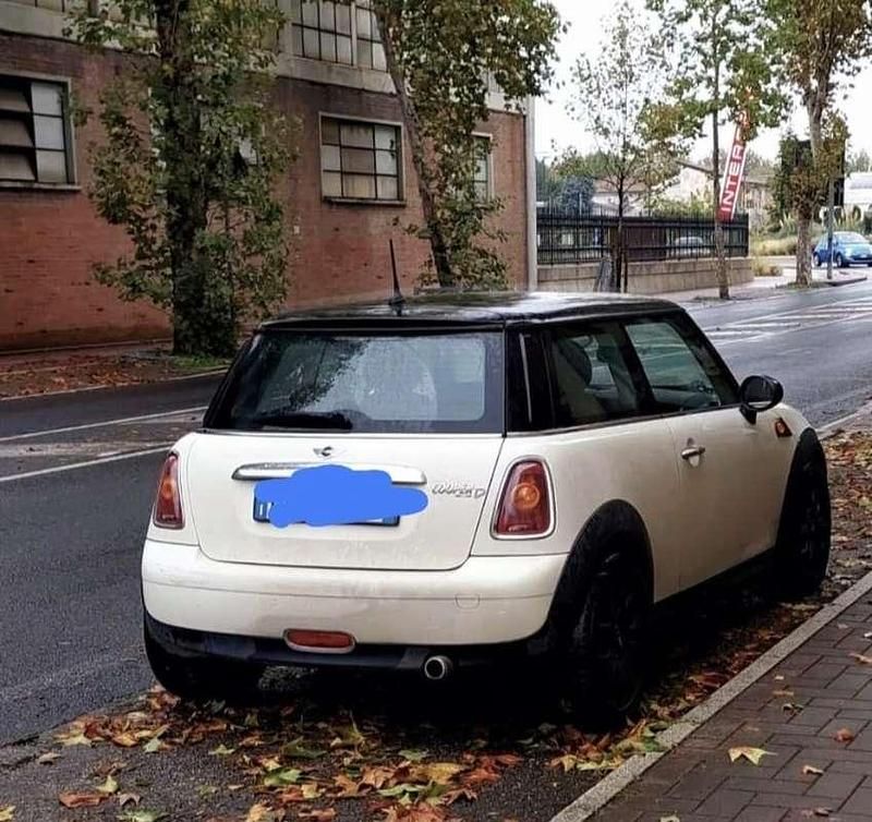 Usata Mini Cooper D 109 CV (80 kW) 2009 Beige Utilitaria