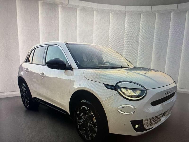 Usata Fiat 600 La Prima 110 CV (80 kW) 2025 Bianco SUV