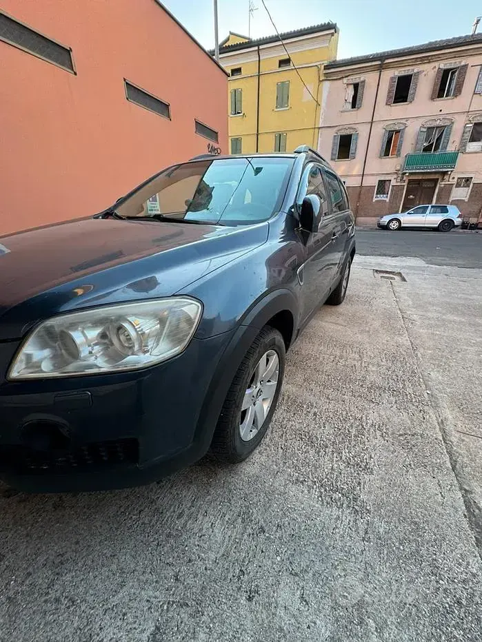 Usata Chevrolet Captiva 150 CV (110 kW) 2008 Bluazzurro SUV