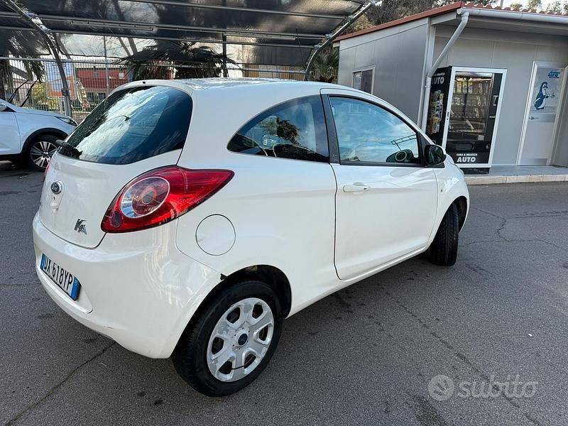 Bianco Usata 2009 Ford Ka Tre volumi | 3000 € - Immagine 1/4