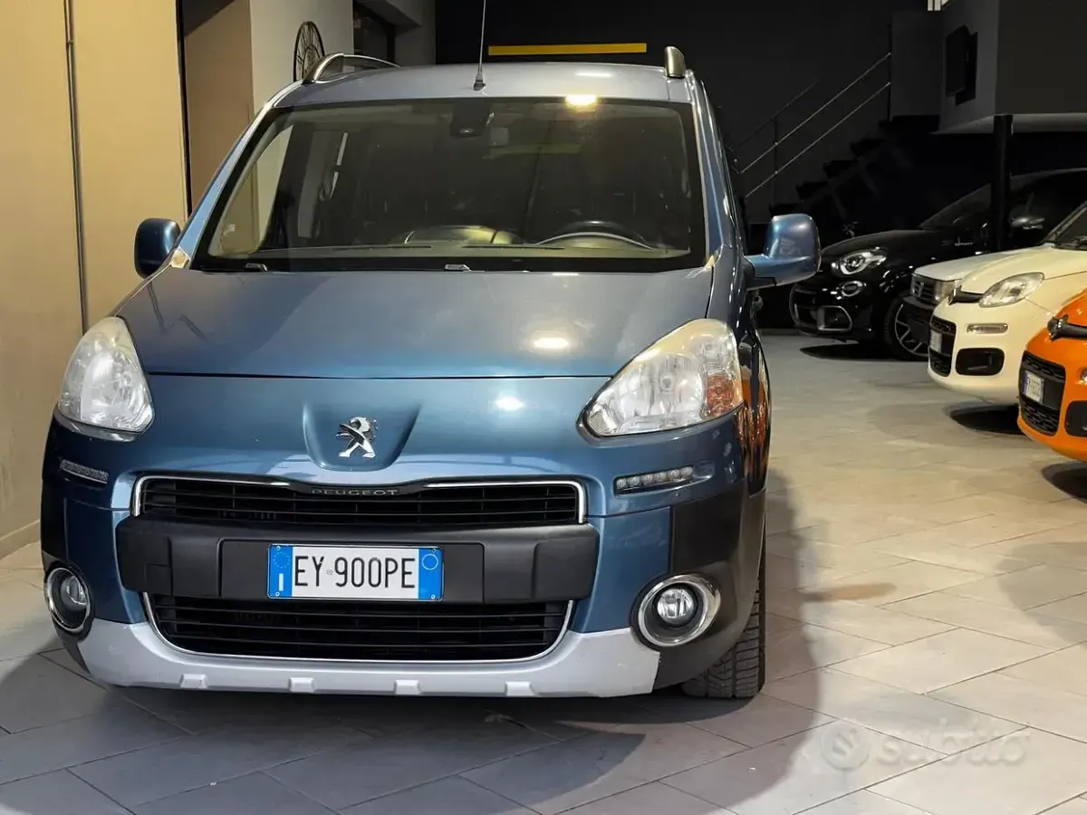 Usata Peugeot Partner Tepee 120 CV (88 kW) 2016 Grigio Monovolume