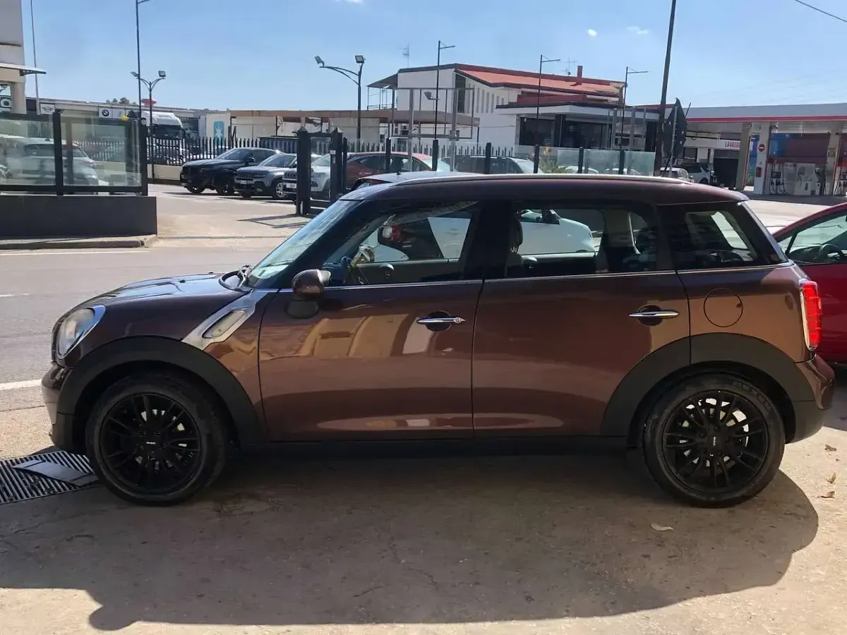 Usata Mini Cooper D Countryman Business 111 CV (81 kW) 2014 Marrone SUV