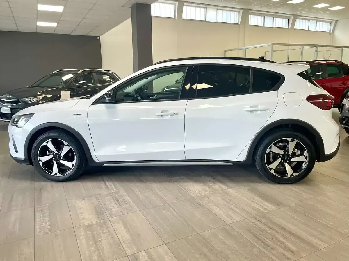 Usata Ford Focus Active 125 CV (91 kW) 2023 Bianco Berlina