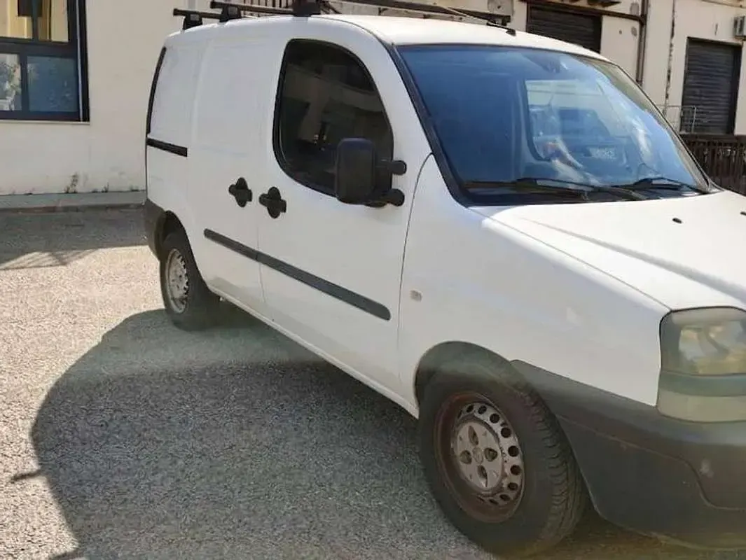 Usata Fiat Doblò 101 CV (74 kW) 2003 Bianco Monovolume