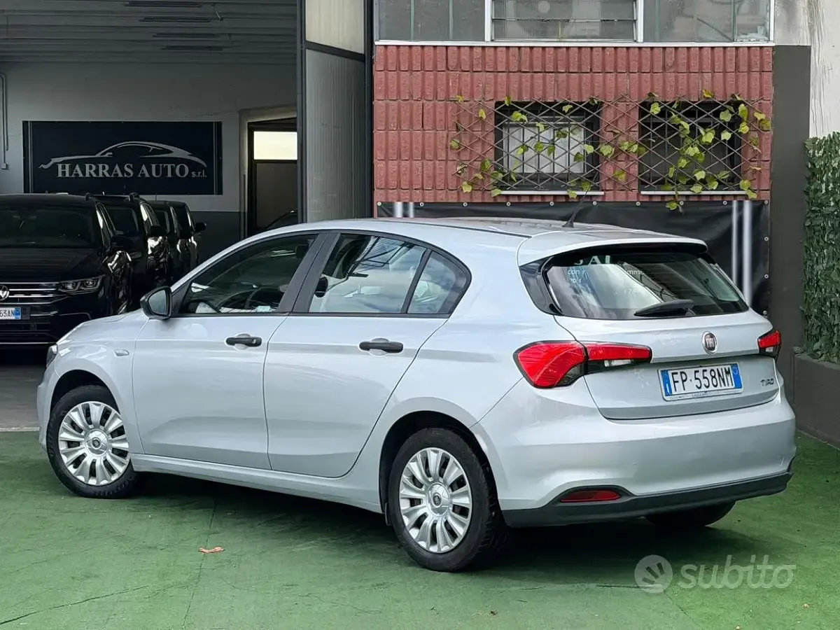 Usata Fiat Tipo Easy 95 CV (69 kW) 2018 Grigio Berlina