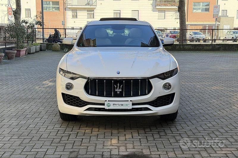 Usata Maserati Levante GranLusso 250 CV (183 kW) 2019 Bianco SUV