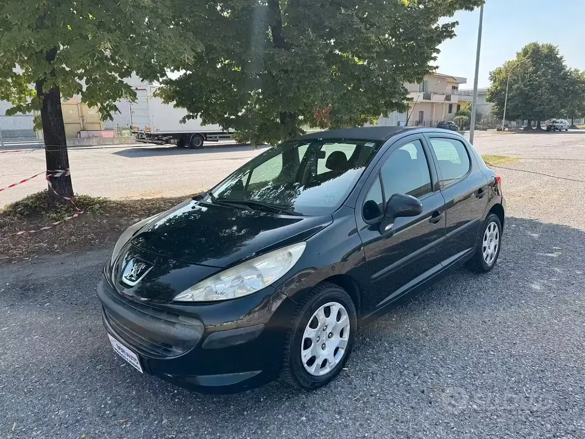 Usata Peugeot 207 73 CV (53 kW) 2007 Nero Berlina