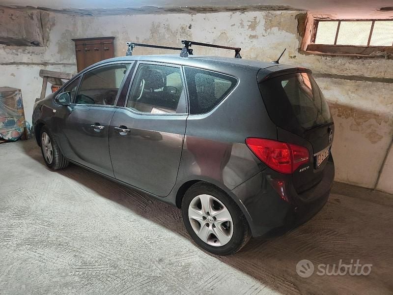 Usata Opel Meriva 120 CV (88 kW) 2015 Grigio Monovolume