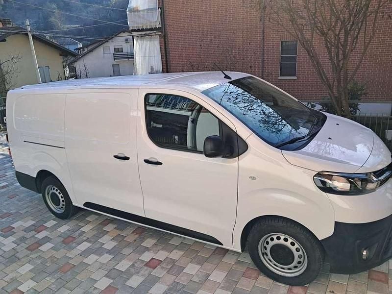 Usata Toyota Proace Comfort 122 CV (89 kW) 2020 Bianco Monovolume