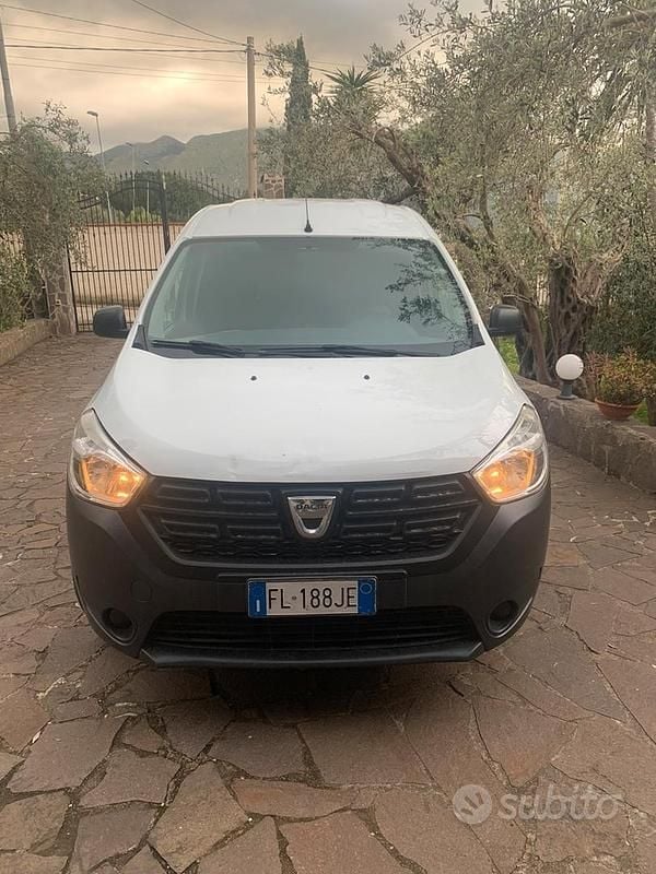Usata Dacia Dokker 102 CV (75 kW) 2017 Bianco Monovolume