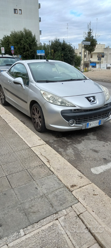 Usato 2008 Peugeot 207 CC 1.6 Benzin 120 CV (3.500 €)