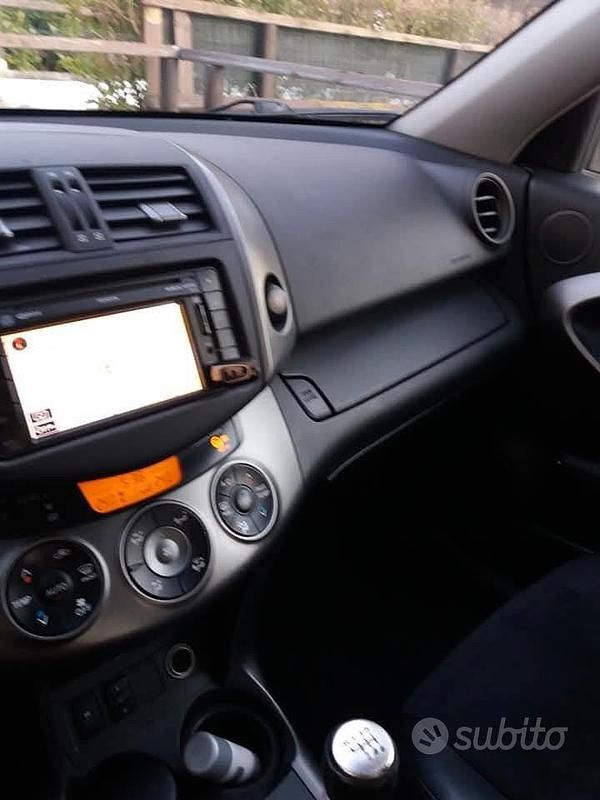 Usata Toyota RAV4 150 CV (110 kW) 2010 Grigio SUV