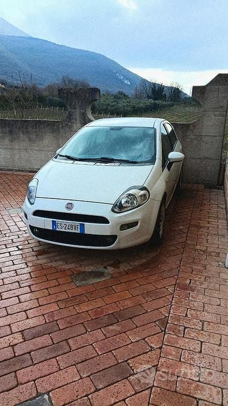 Usata Fiat Punto Easy 75 CV (55 kW) 2013 Bianco Utilitaria