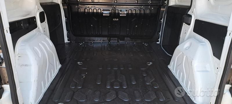 Usata Fiat Doblò S 105 CV (77 kW) 2020 Bianco Monovolume