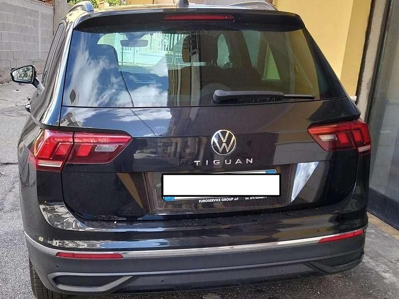 Usata VW Tiguan Life 150 CV (110 kW) 2021 Nero SUV