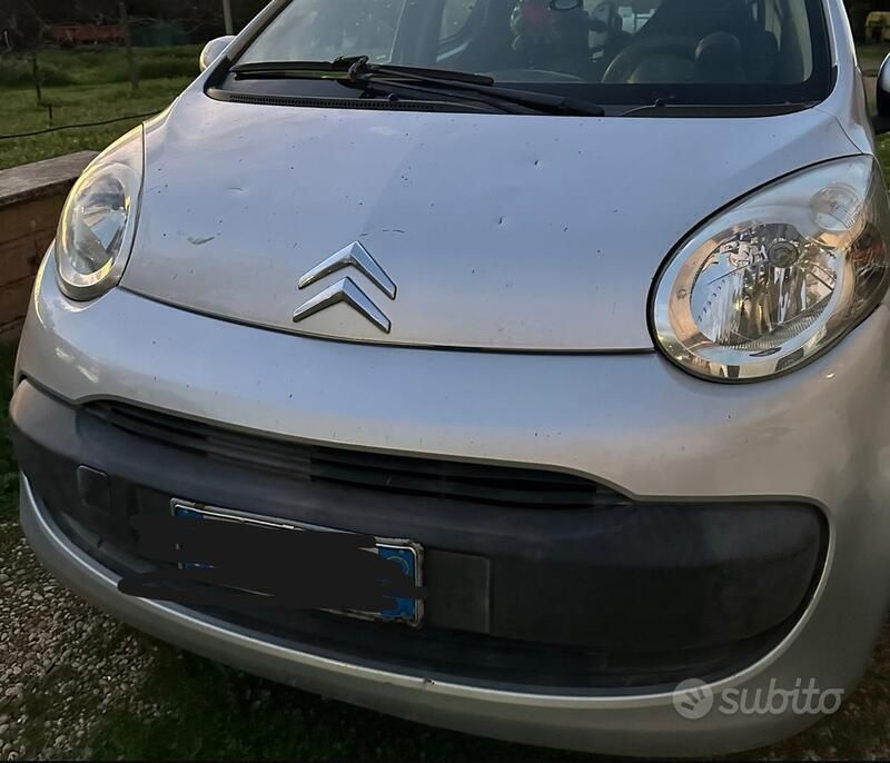 Grigio Usata 2007 Citroën C1 Due volumi | 3900 € (Molto cara) - Immagine 1/4