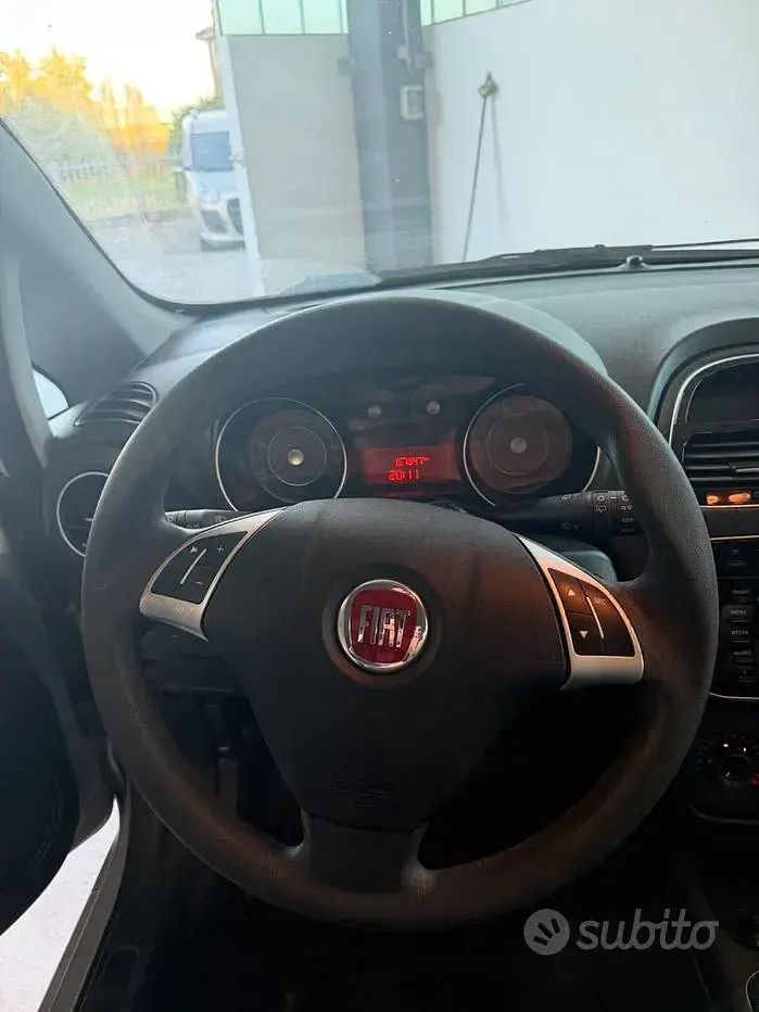 Usata Fiat Punto Evo Dynamic 77 CV (56 kW) 2012 Grigio Utilitaria