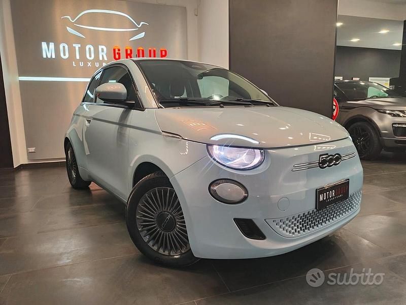 Usata Fiat 500e La Prima 86 kW (118 CV) 2020 Blu Berlina
