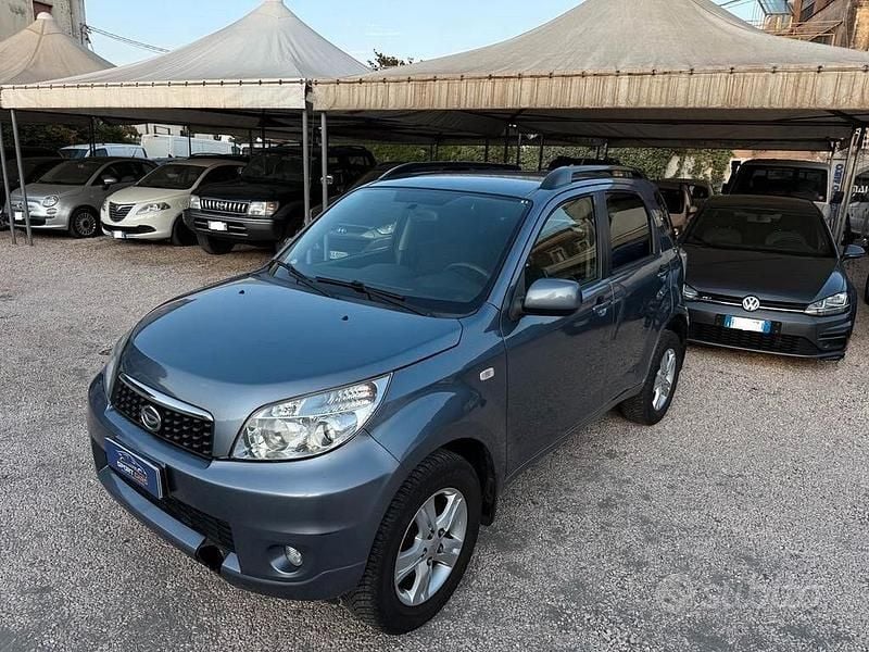 Usata Daihatsu Terios 86 CV (63 kW) 2010 Grigio SUV