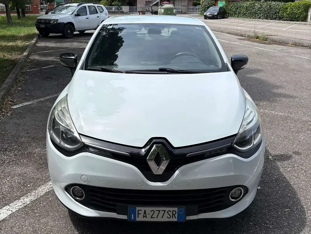 Usata Renault Clio IV SE 90 CV (66 kW) 2015 Bianco Berlina