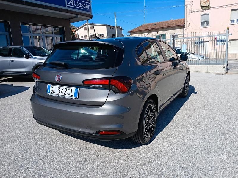 Usata Fiat Tipo Business 101 CV (74 kW) 2023 Grigio Berlina