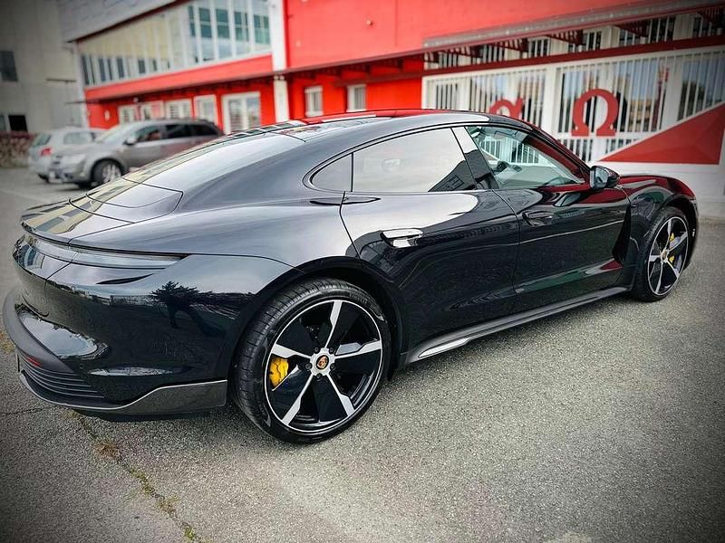 Usata Porsche Taycan Turbo S 559 kW (761 CV) 2023 Nero Berlina