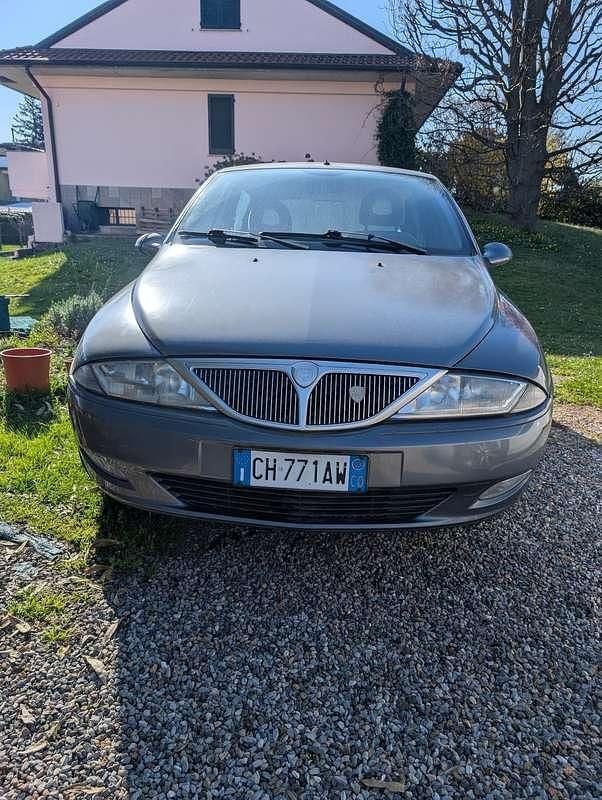 Usata Lancia Ypsilon 86 CV (63 kW) 2001 Utilitaria