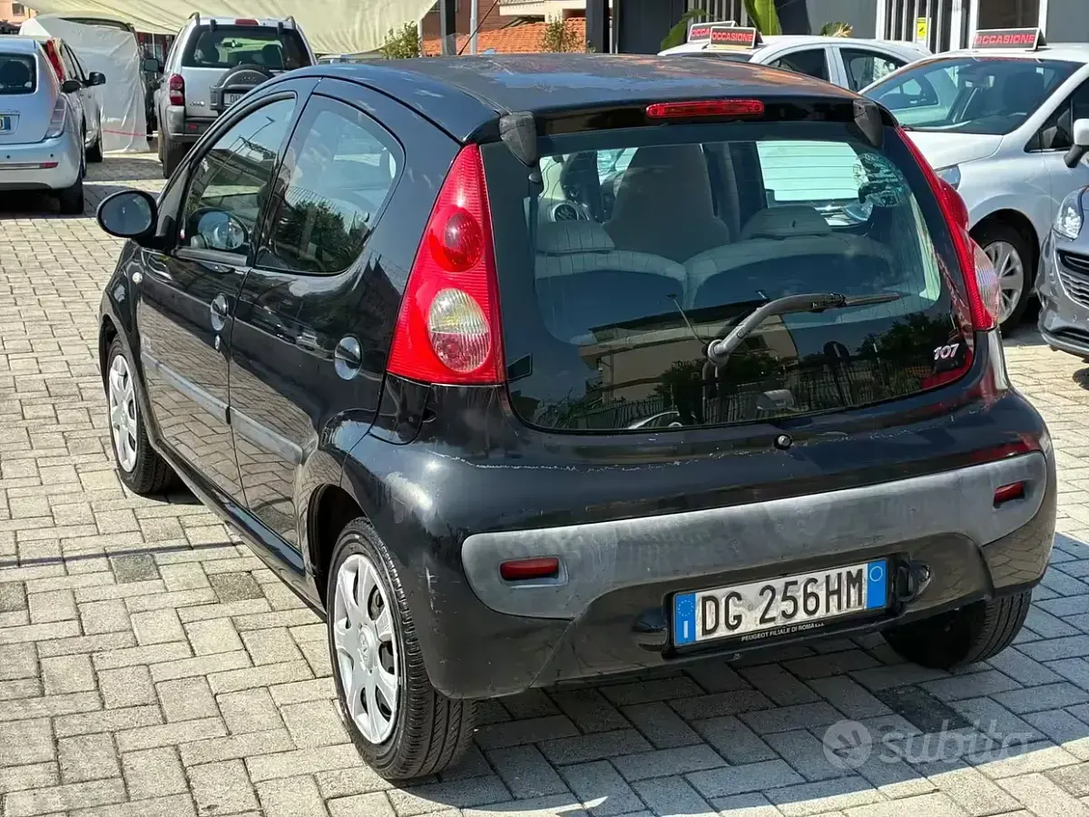 Usata Peugeot 107 68 CV (50 kW) 2007 Nero Utilitaria