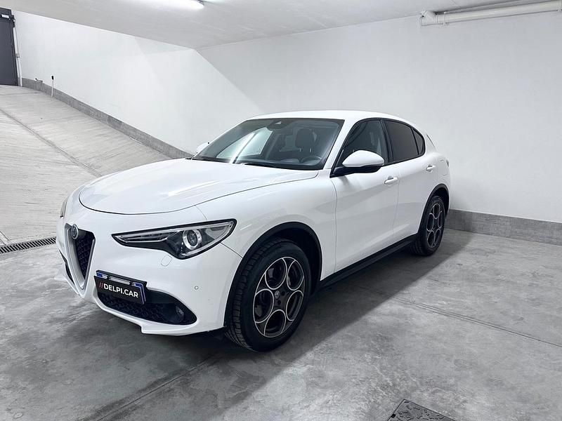 Usata Alfa Romeo Stelvio Super 210 CV (154 kW) 2017 Bianco SUV