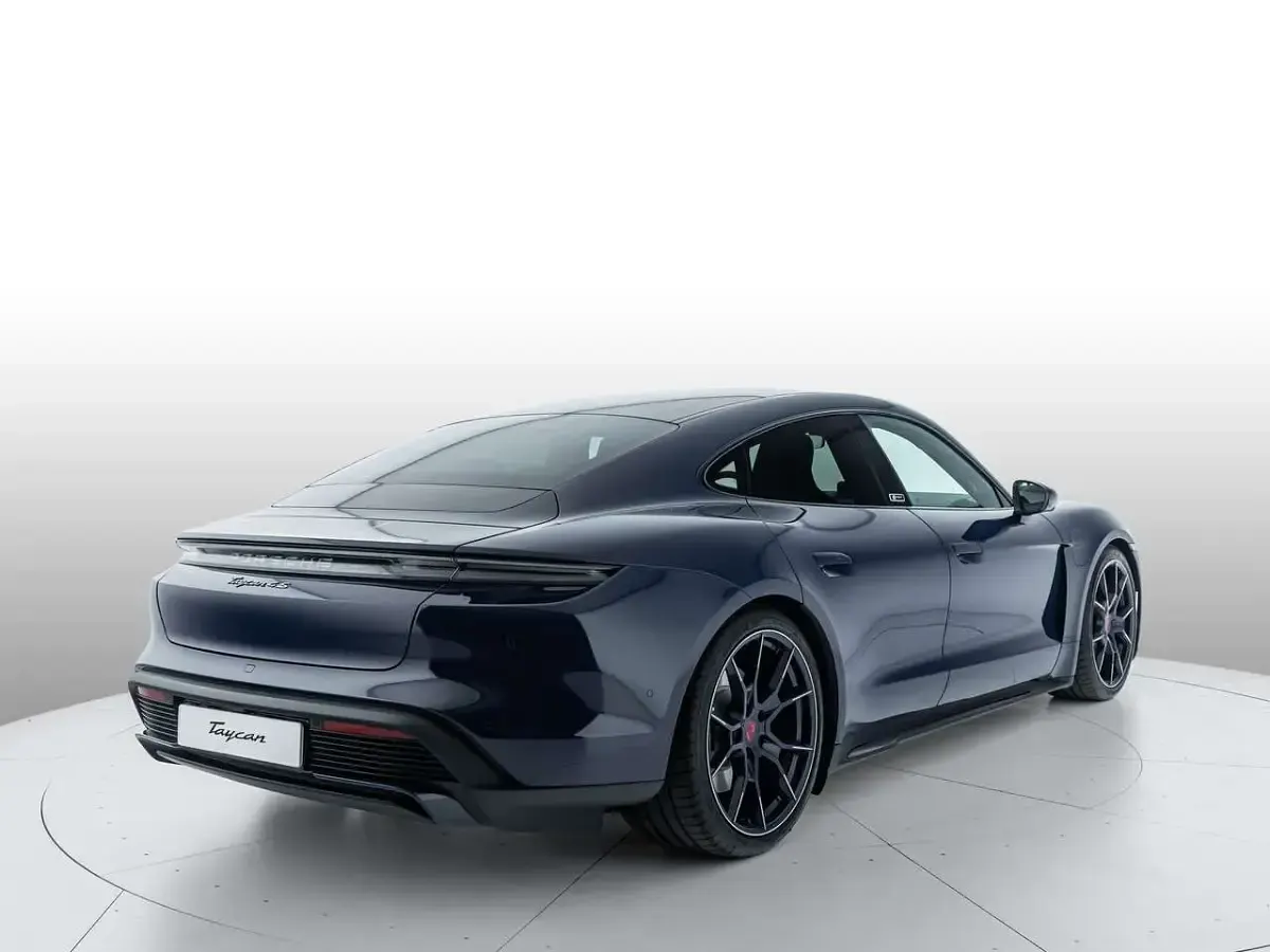 Nuova Porsche Taycan 4S 400 kW (544 CV) 2026 Colore su campione Berlina