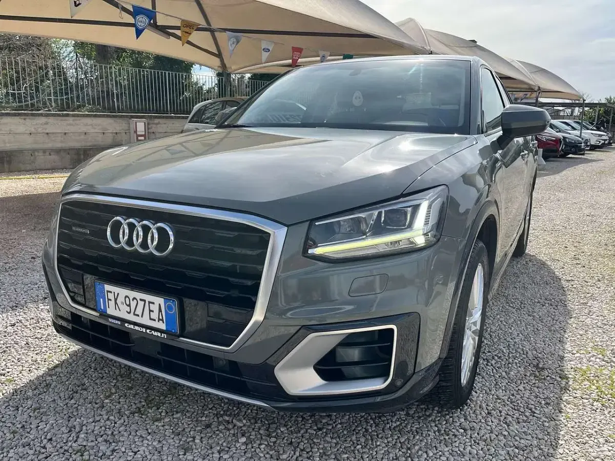 Usata Audi Q2 Business 150 CV (110 kW) 2017 Grigio SUV