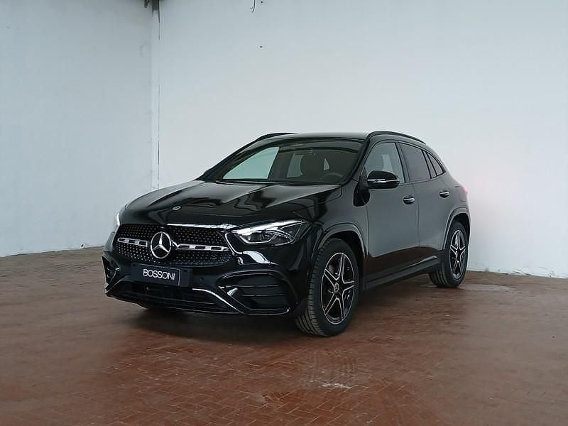 Nero Nuova 2026 Mercedes GLA180 Advanced Plus SUV | 49.200 € (Cara) - Immagine 1/4