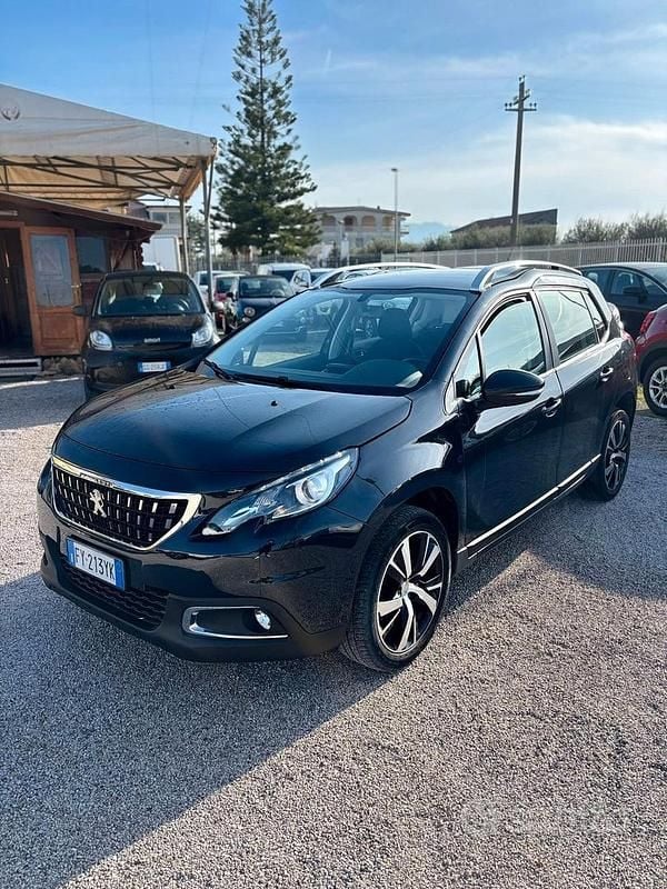 Usata Peugeot 2008 Allure 102 CV (75 kW) 2019 Grigio SUV